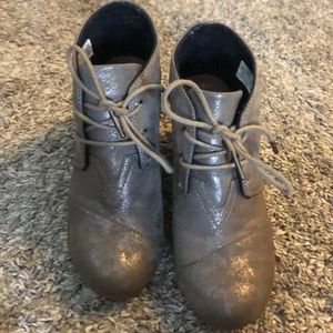Toms wedge shoes